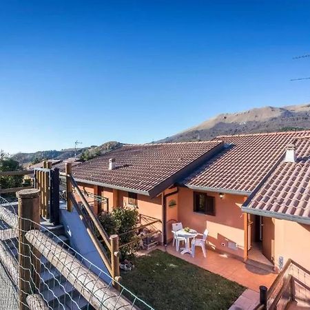 Casa Vacanze Rosalba Ferrara di Monte Baldo المظهر الخارجي الصورة