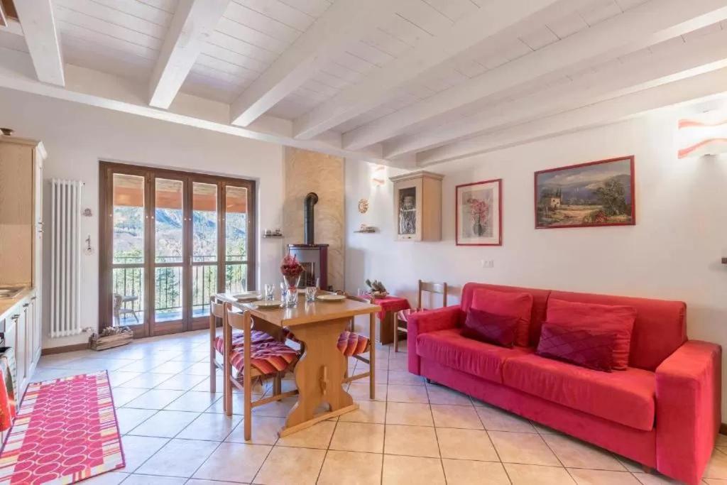 Casa Vacanze Rosalba Ferrara di Monte Baldo المظهر الخارجي الصورة