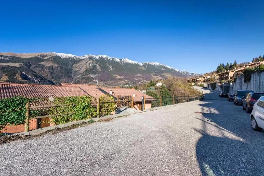 Casa Vacanze Rosalba Ferrara di Monte Baldo المظهر الخارجي الصورة
