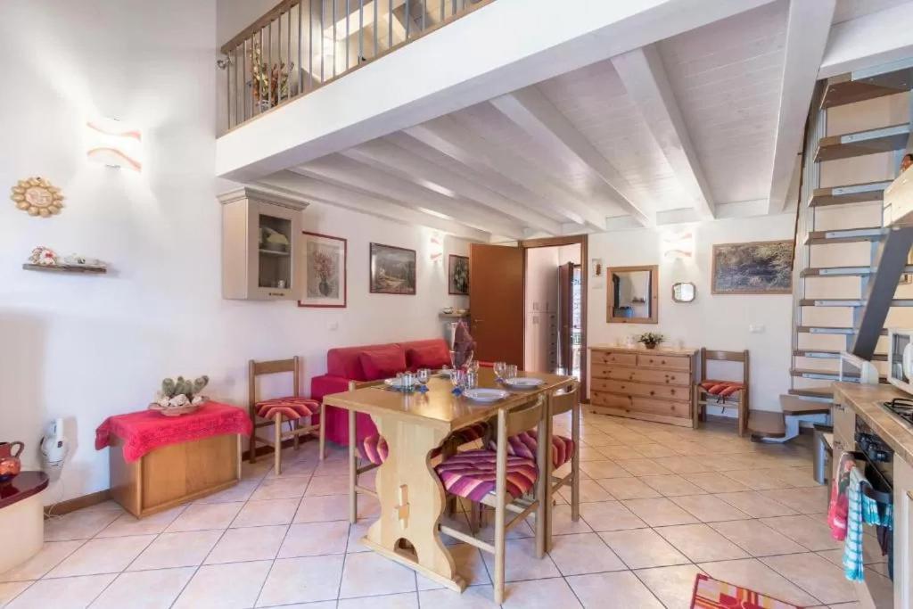 Casa Vacanze Rosalba Ferrara di Monte Baldo المظهر الخارجي الصورة