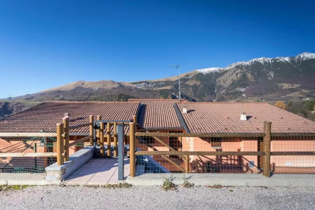 Casa Vacanze Rosalba Ferrara di Monte Baldo المظهر الخارجي الصورة