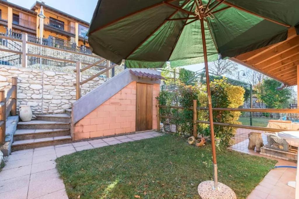 Casa Vacanze Rosalba Ferrara di Monte Baldo المظهر الخارجي الصورة